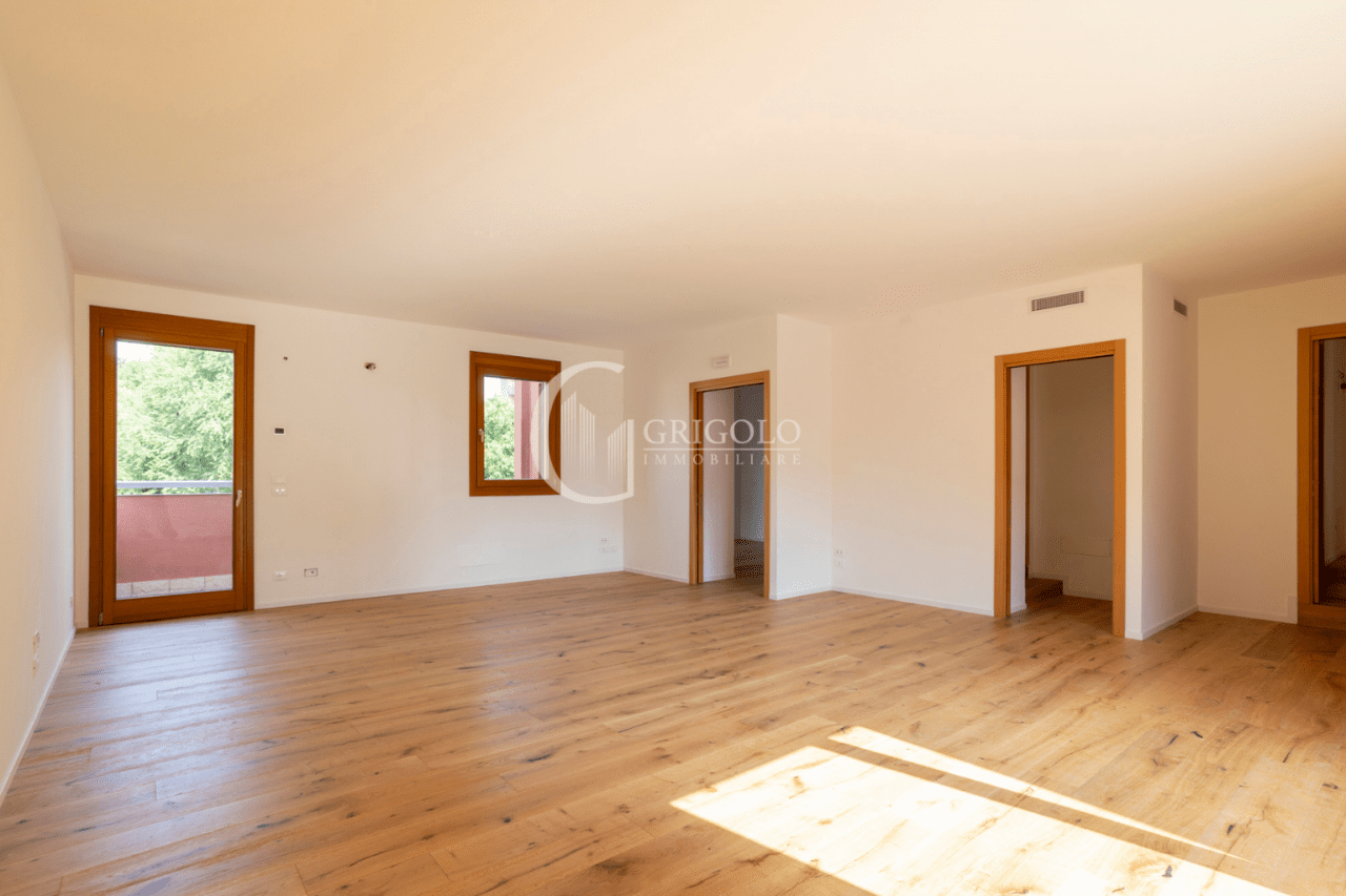 S.M DEL ROVERE Luminoso appartamento con terrazza abitabile GT306