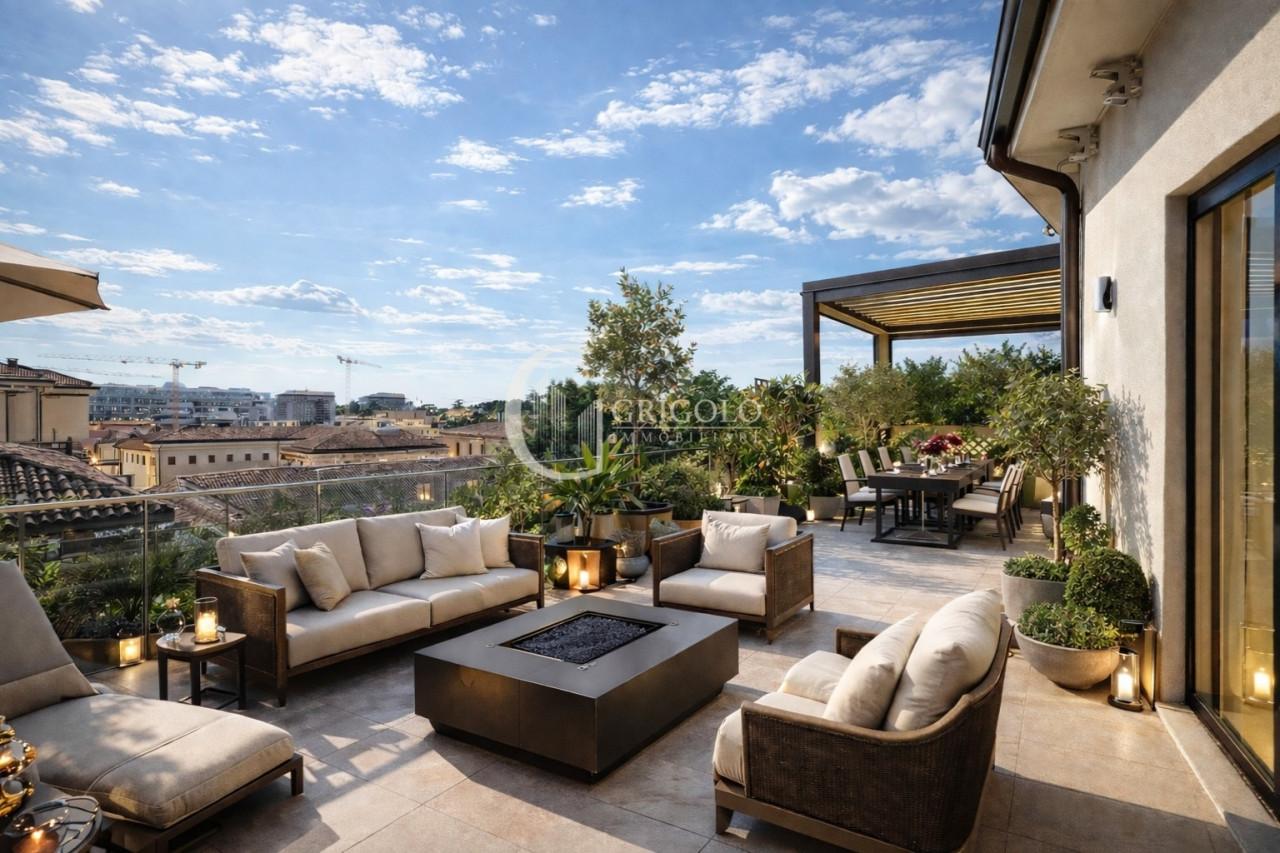 CENTRO STORICO Prestigioso attico con splendida terrazza GT360