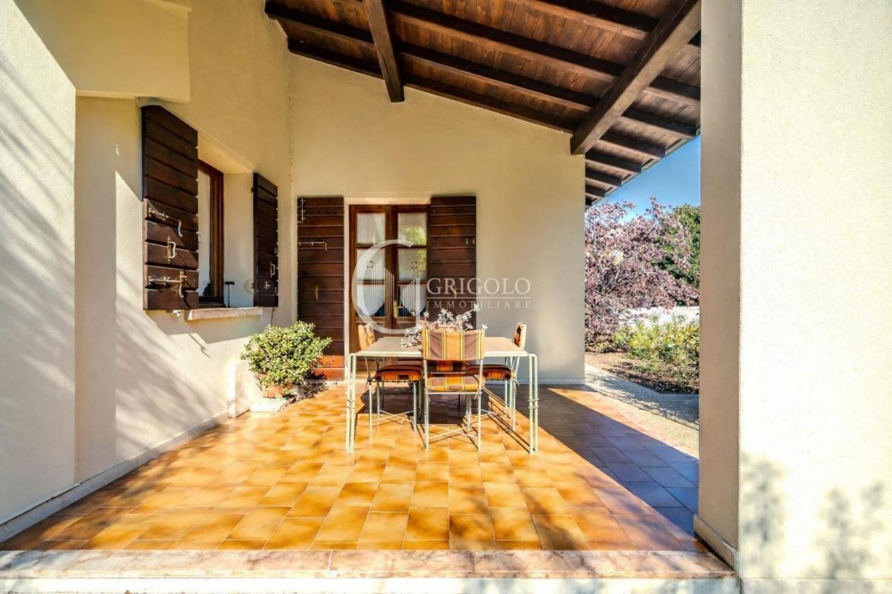 CASIER Casa singola con ampio scoperto privato GT556