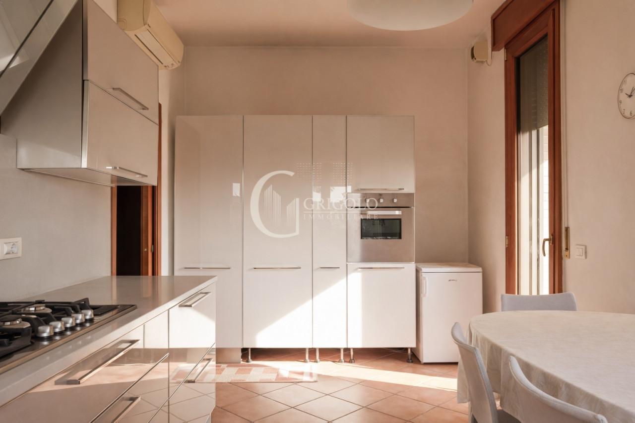 FUORI MURA Tricamere in zona residenziale tranquilla GT357