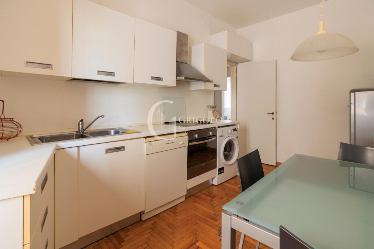 CENTRO STORICO Ricercato midi appartamento GT110