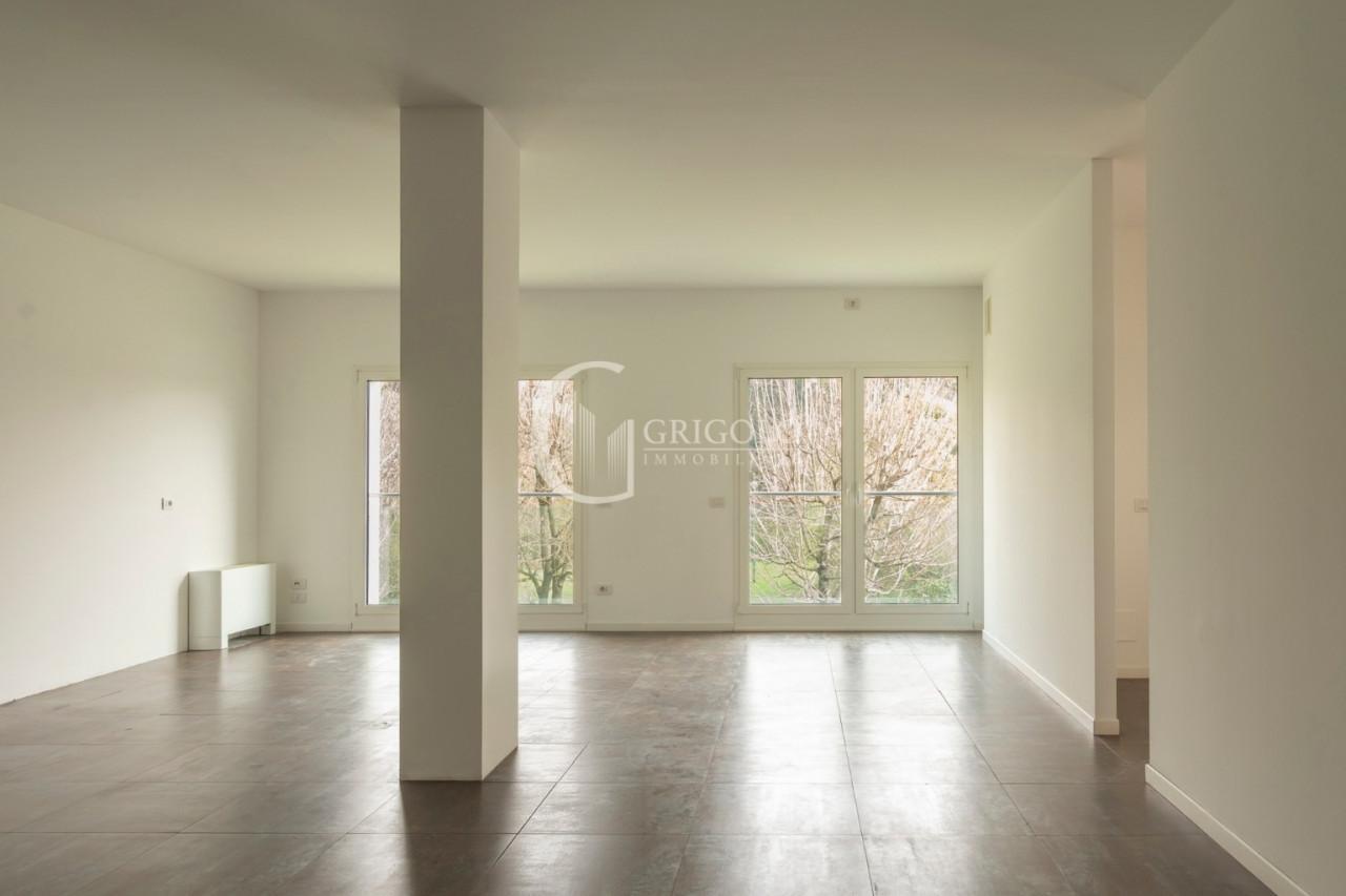FUORI MURA Elegante ufficio al primo piano GTU161