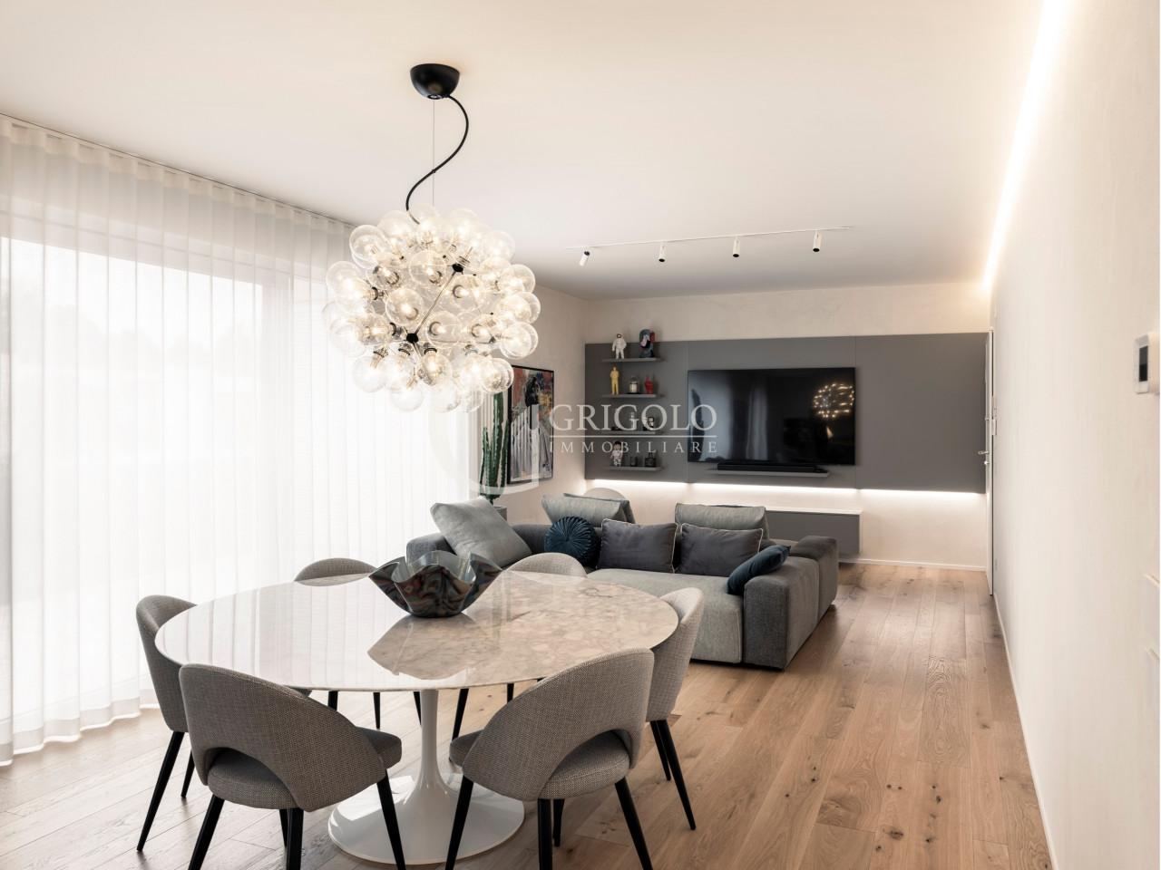 SAN LAZZARO Luminoso tricamere con terrazzo solarium GT310