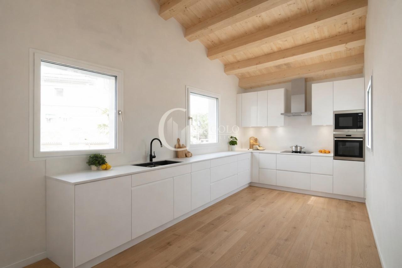 CENTRO STORICO Palazzetto storico ristrutturato GT557