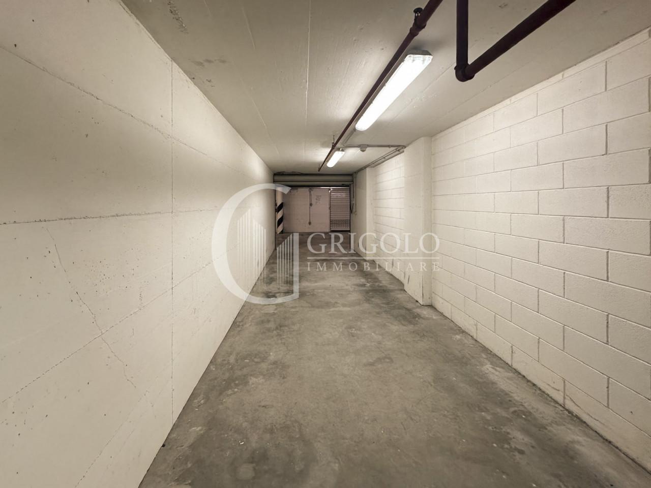 CENTRO STORICO Garage doppio in lunghezza GTG01