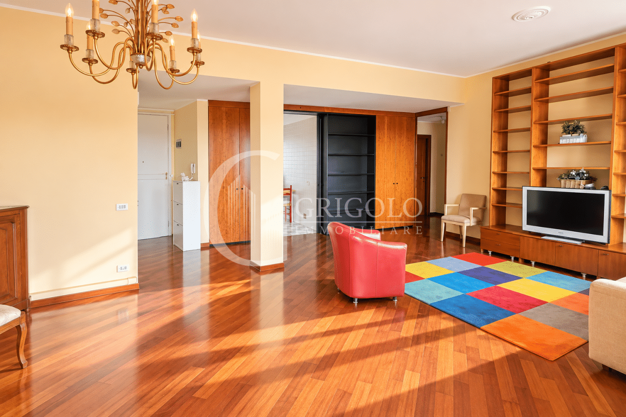 CENTRO STORICO Ricercato bicamere semi arredato GTA210