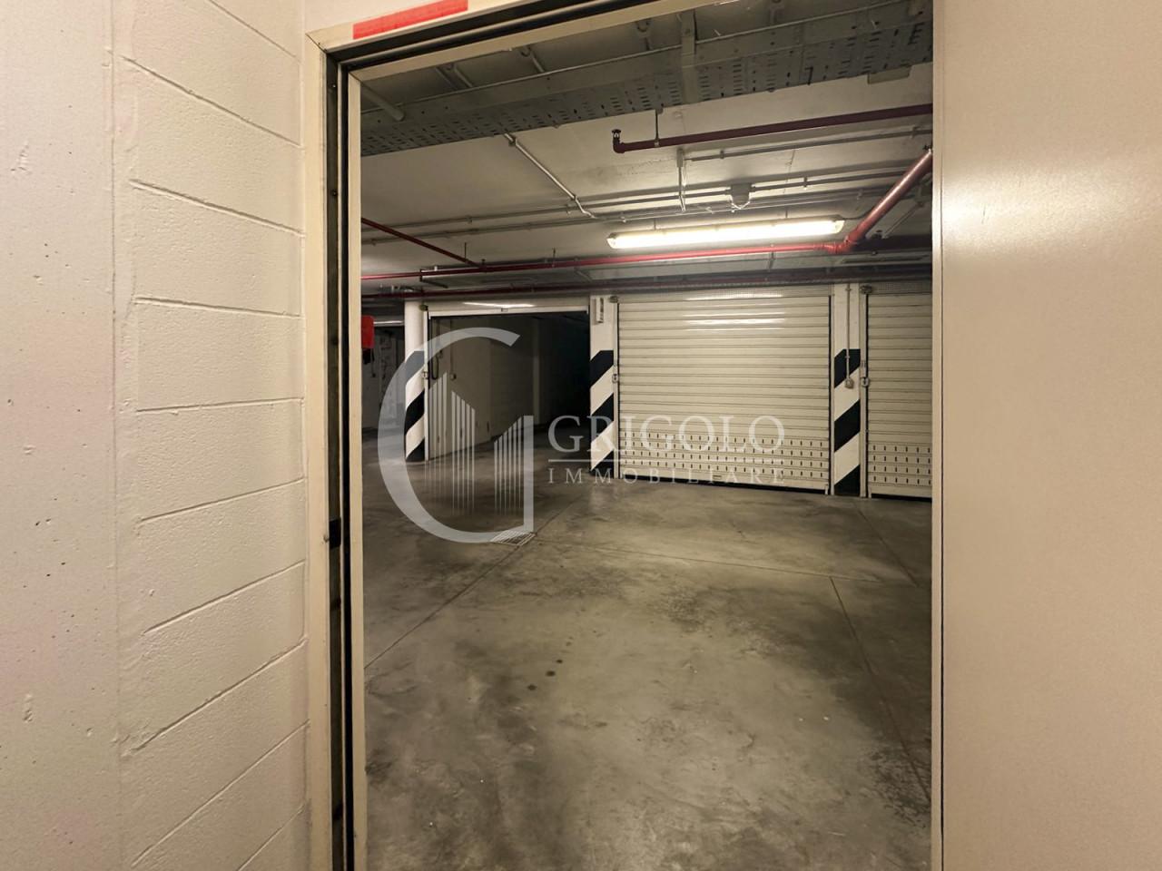CENTRO STORICO Garage doppio in lunghezza GTG01