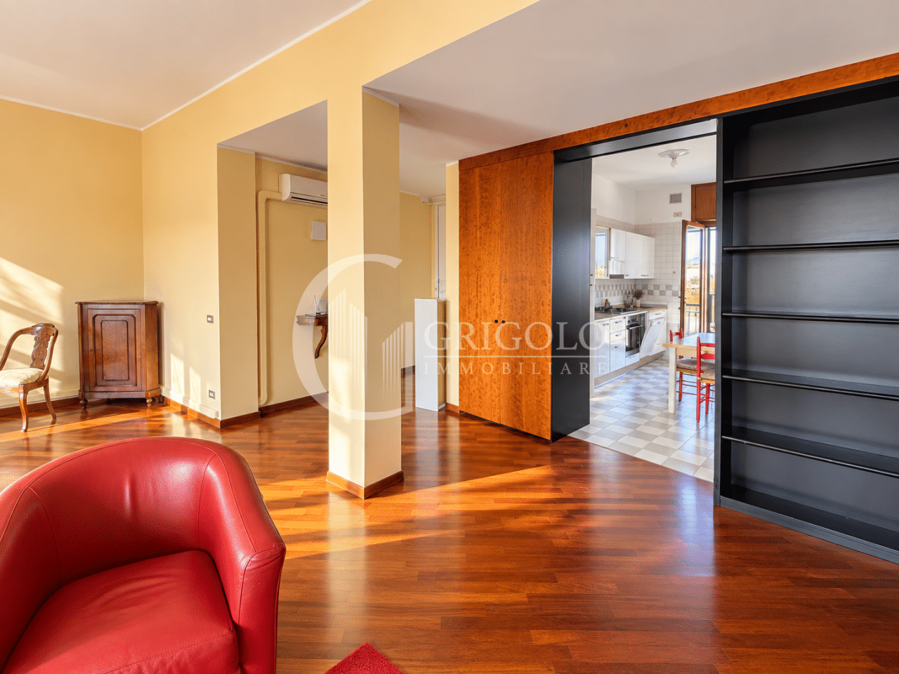 CENTRO STORICO Ricercato bicamere semi arredato GTA210